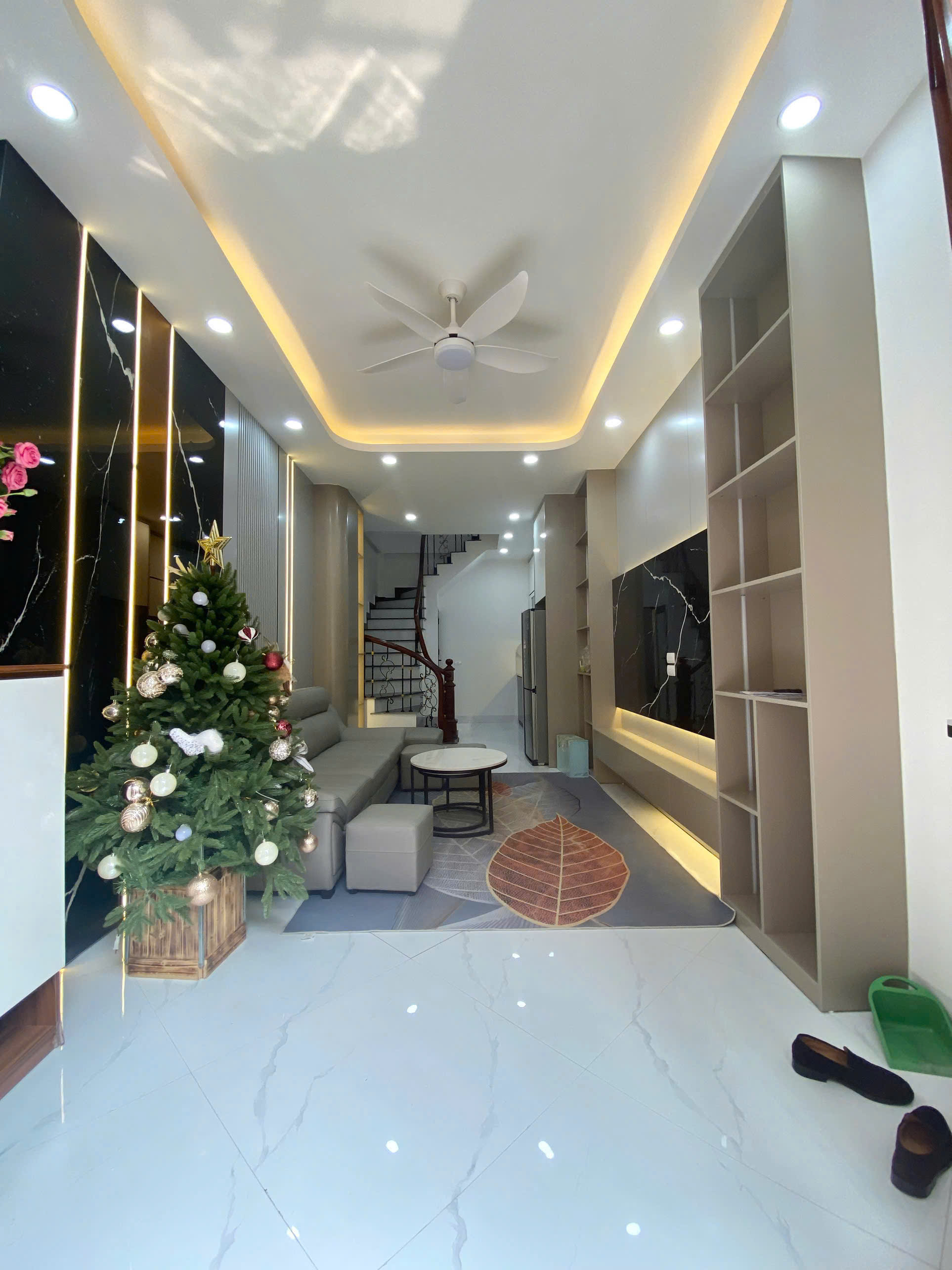 Cho thuê nhà Lô góc + mới ngõ 143 Nguyễn Chính 5 tầng x 33m2, 4 ngủ, 15 Triệu (có thương lượng) - Ảnh 1